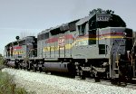 Louisville & Nashville SD40-2 #8078, leading a northbound hopper train past an advance approach signal at the south end of the siding